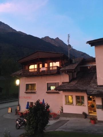 Hotel Val D'Arca Bregaglia Екстериор снимка